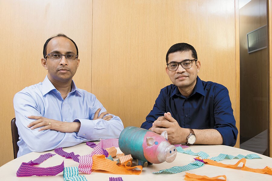 g_105829_anjan_pathak_and_partha_neog_280x210.jpg g_105829_anjan_pathak_and_partha_neog_280x210.jpg