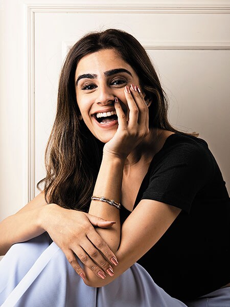 g_109235_minashbablani_16_280x210.jpg g_109235_minashbablani_16_280x210.jpg