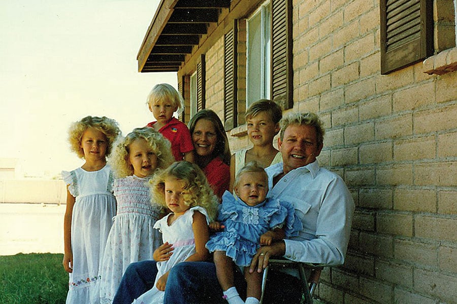 g_119953_leigh_keith_and_family_280x210.jpg g_119953_leigh_keith_and_family_280x210.jpg