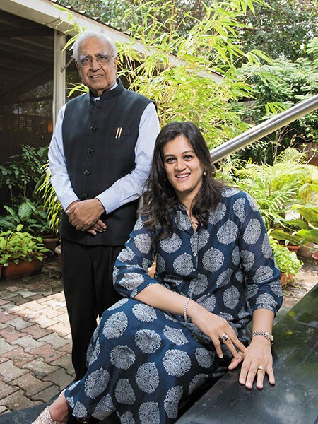 g_113123_lalit_and_anju_kanodia_280x210.jpg g_113123_lalit_and_anju_kanodia_280x210.jpg