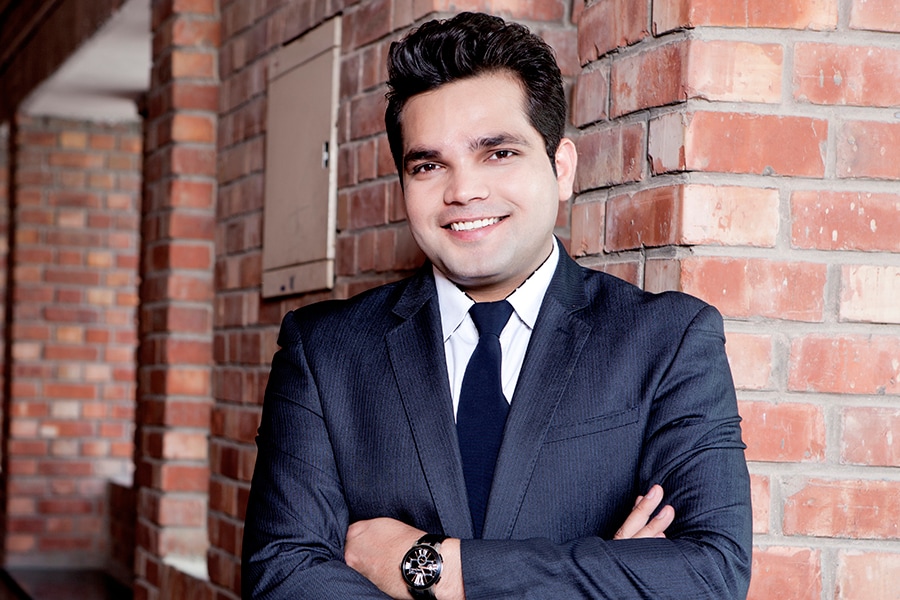 g_113493_sharda_bg_280x210.jpg g_113493_sharda_bg_280x210.jpg