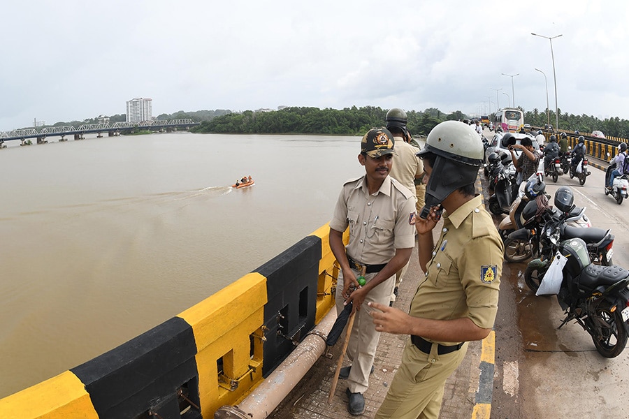 g_119259_vg_siddhartha_diver_280x210.jpg g_119259_vg_siddhartha_diver_280x210.jpg