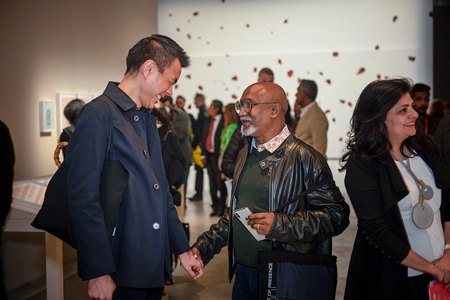 g_116047_eugenetanwithbosekrishnamachariaby_2618bg_280x210.jpg g_116047_eugenetanwithbosekrishnamachariaby_2618bg_280x210.jpg