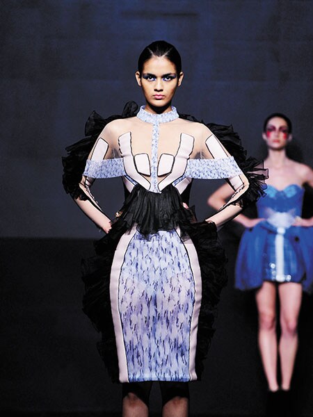 g_122295_falguni_and_shane_peacock_280x210.jpg g_122295_falguni_and_shane_peacock_280x210.jpg