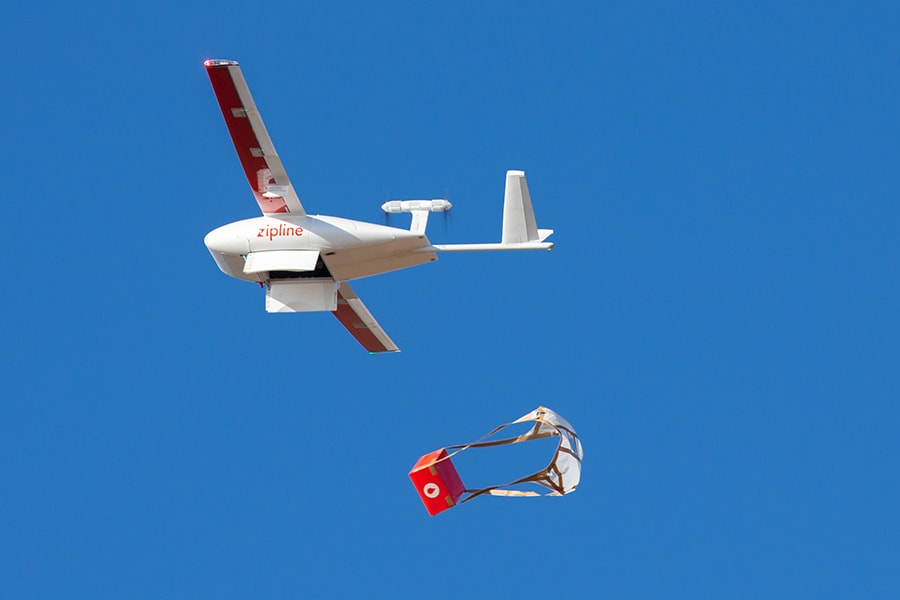 g_121387_bg_1_drone_delivering_280x210.jpg g_121387_bg_1_drone_delivering_280x210.jpg