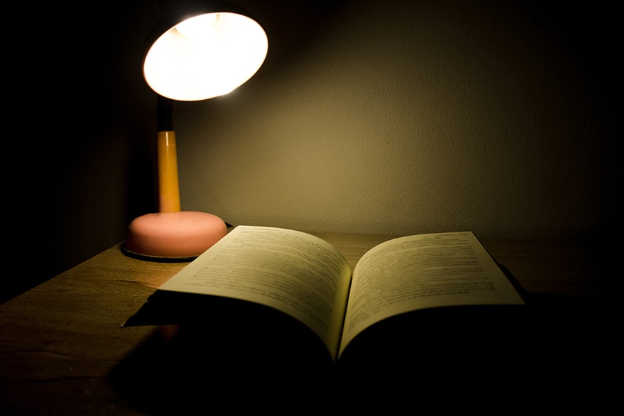 reading_shutterstock_bg