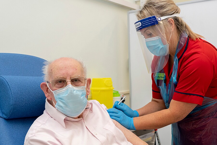 vaccine-1290093877-bg vaccine-1290093877-bg