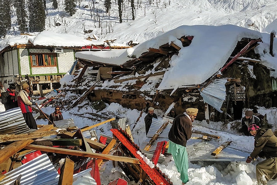 kashmir avalanche-1193599363-afp kashmir avalanche-1193599363-afp