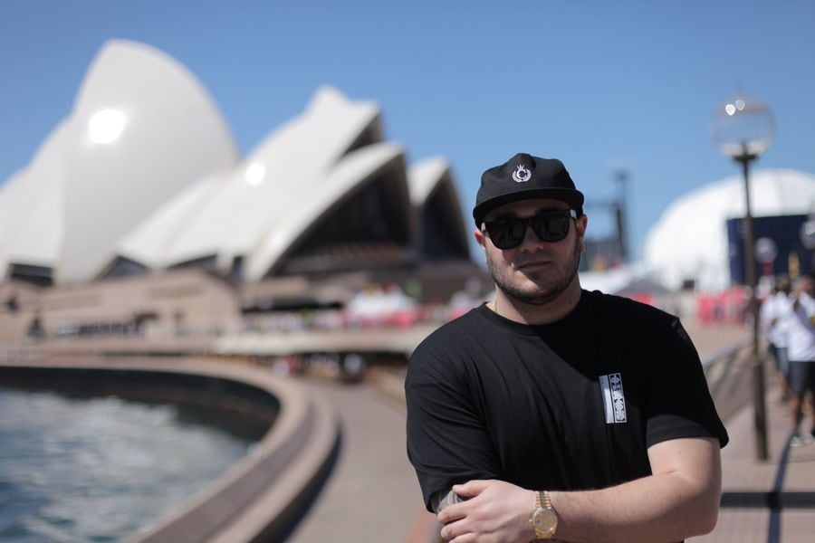 dj_900x600 dj_900x600