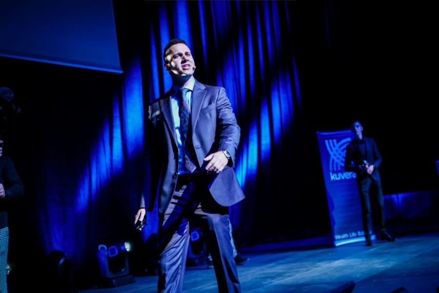 anthony_900x600 anthony_900x600