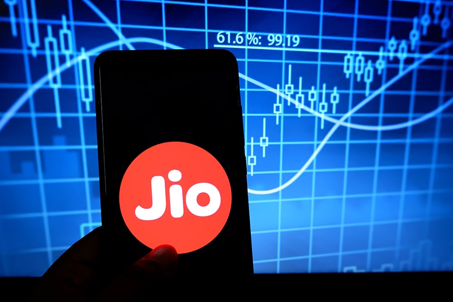 jio_intel capital_bg jio_intel capital_bg