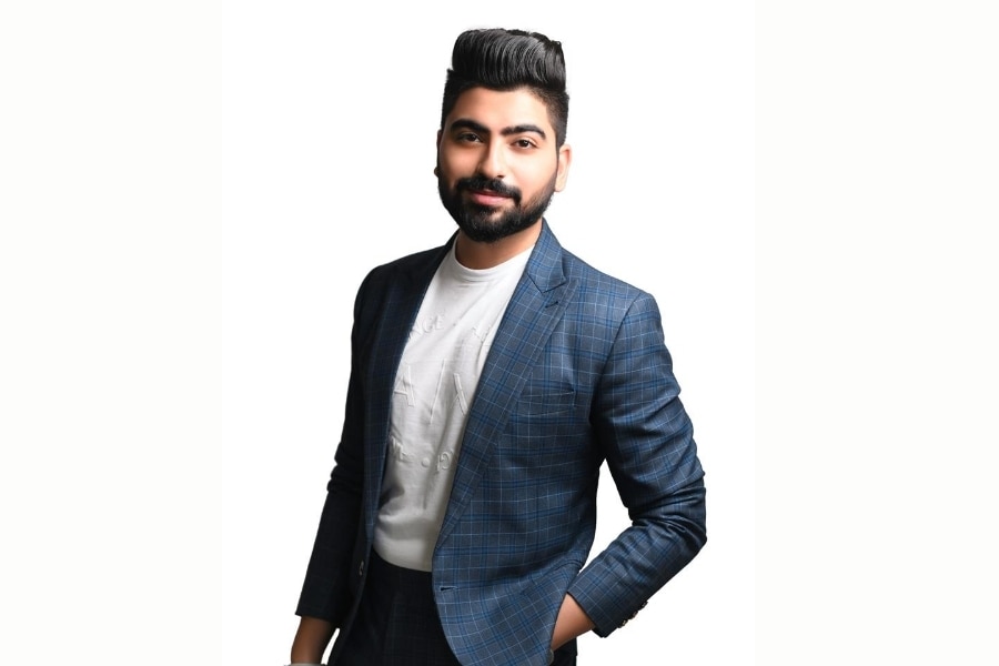 divij bajaj forbes 900x600 divij bajaj forbes 900x600