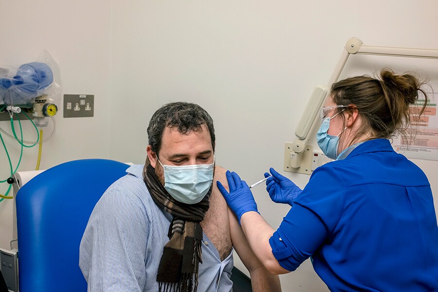 virus astrazeneca vaccine_bg