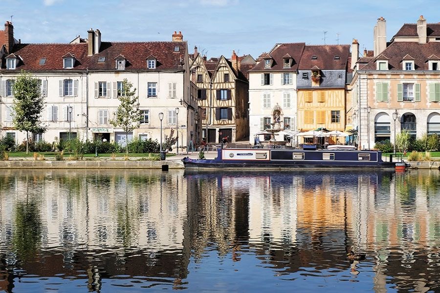 thebookbarge_sarahhenshaw3216 bg thebookbarge_sarahhenshaw3216 bg