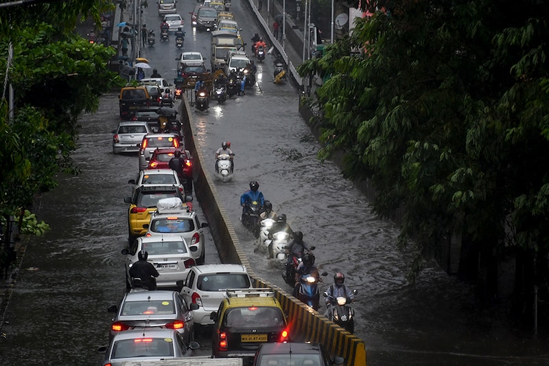 As Cyclone Tauktae lashes Mumbai, Elphinstone bridge in Parel gets waterlogged