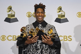 Jon Batiste winner of best American roots performance, best American roots song, best music video and best score soundtrack for visual media poses in the winners photo room during the 64th Annual GRAMMY Awards at MGM Grand Garden Arena on April 03, 2022 in Las Vegas, Nevada. (Credit: David Becker / GETTY IMAGES NORTH AMERICA / Getty Images via AFP)