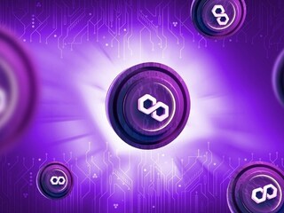 Indrani Majumder, a consumer, buys vegetables from a roadside vegetable vendor in Kolkata, India, March 22, 2022. Picture taken March 22, 2022 Image:&nbspRupak De Chowdhuri / REUTERS