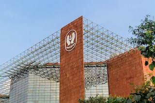 The latest reduction is due to the government"s decision to price the issue between Rs 902 and Rs 949 per share. Image: Shutterstock