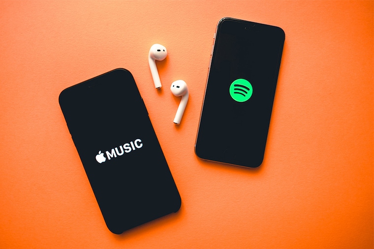 Subscribers to paid music platforms continue to increase their listening time.
Image: nikkimeel / Shutterstock