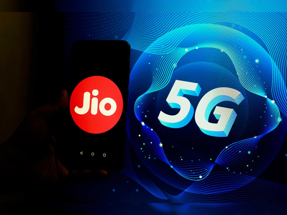 5G Spectrum Auction: India's richest go head-to-head in 5G auction, Jio ...