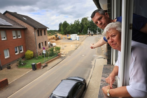 For savers, coronavirus restrictions and "fear of infection" were the most important drivers. Image: Oliver Berg/picture alliance via Getty Images For savers, coronavirus restrictions and "fear of infection" were the most important drivers. Image: Oliver Berg/picture alliance via Getty Images