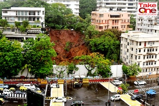Since no one died in the several landslides in Mumbai in July 2022—unlike in previous years when tens of people died in landslides—they were not considered as "major." Image: Bhushan Koyande/Hindustan Times via Getty Images