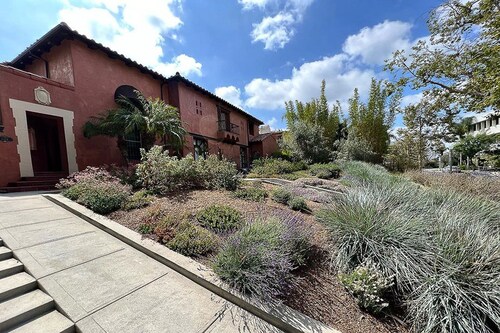 Inspiration videos for creating a drought-resistant garden are on the rise. Inspiration videos for creating a drought-resistant garden are on the rise.
Image: Studio Petrichor / Instagram Inspiration videos for creating a drought-resistant garden are on the rise. Inspiration videos for creating a drought-resistant garden are on the rise.
Image: Studio Petrichor / Instagram