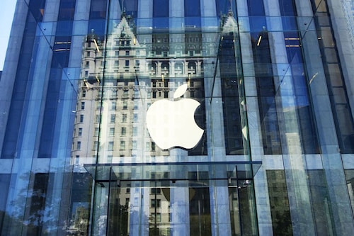 In this file photo taken on September 14, 2016 the Apple logo at the entrance to the Fifth Ave. Apple store in New York. Image: Don EMMERT / AFP In this file photo taken on September 14, 2016 the Apple logo at the entrance to the Fifth Ave. Apple store in New York. Image: Don EMMERT / AFP
