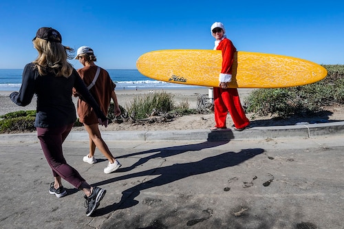 The researchers found that when experiential and material qualities are captured separately, both can positively contribute to happiness. Image: Mark Rightmire/MediaNews Group/Orange County Register via Getty Images