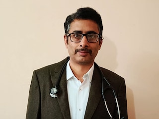 (File photo) Robert Pires of Arsenal is seen during the UEFA Champions League Group B match between Inter Milan and Arsenal at the San Siro Stadium on November 25, 2003 in Milan, Italy.
Image: Etsuo Hara/Getty Images