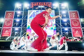 South Korean singer and producer Psy (C) performs his biggest hit song, ‘Gangnam Style’, during a concert at an outdoor venue in the grounds of the Korea University in Seoul, May 27, 2022.&nbspPhoto: ANTHONY WALLACE / AFP