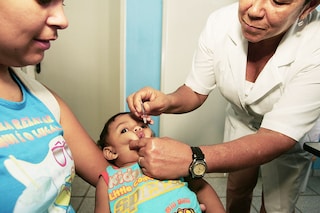 Child seen receiving dose of polio vaccine at health posts in Eunapolis (BA).
Image: Shutterstock