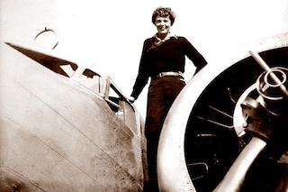 A May 20, 1937 photo shows US aviator Amelia Earhart on the wing of her Lockheed 10 Electra in Burbank, California. Image: Albert Bresnik / The Paragon Agency / AFP