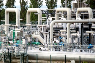 Pipe systems and shut-off devices at the gas receiving station of the Nord Stream 1 Baltic Sea pipeline and the transfer station of the OPAL (Ostsee-Pipeline-Anbindungsleitung - Baltic Sea Pipeline Link) long-distance gas pipeline in Mecklenburg-Western Pomerania, Lubmin, 25 july 2022. Gazprom cuts supply through Nord Stream 1 to 20 percent
Image: Stefan Sauer/picture alliance via Getty Images