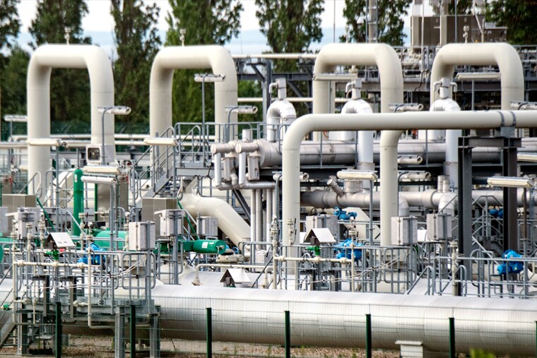 Pipe systems and shut-off devices at the gas receiving station of the Nord Stream 1 Baltic Sea pipeline and the transfer station of the OPAL (Ostsee-Pipeline-Anbindungsleitung - Baltic Sea Pipeline Link) long-distance gas pipeline in Mecklenburg-Western Pomerania, Lubmin, 25 july 2022. Gazprom cuts supply through Nord Stream 1 to 20 percent
Image: Stefan Sauer/picture alliance via Getty Images