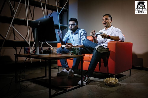 Dipesh Agarwal and Piyush Kumar (right) started Rooter in June 2016 as a sports fans’ community engagement startup
Image: Madhu Kapparath