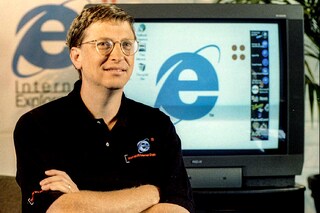 Bill Gates, CEO of Microsoft Corp., promotes Internet Explorer 4.0 in San Francisco, September 30, 1997.
Image: Reuters