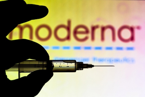On Monday, Moderna announced that it was “updatingâ€ its pledge, opening up the possibility of enforcing its patents in middle- and high-income countries.
Image: Shutterstock