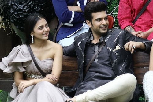 Tejasswi Prakash and Karan Kundrra during Bigg Boss 15, Image: Colors TV Tejasswi Prakash and Karan Kundrra during Bigg Boss 15, Image: Colors TV