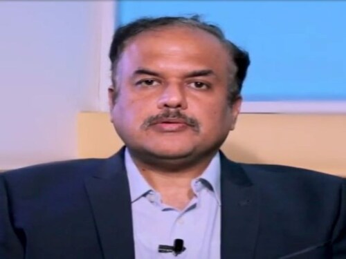 US actress and comedian Amy Schumer (L), US actress and comedian Wanda Sykes (C) and US actress Regina Hall speak onstage during the 94th Oscars at the Dolby Theatre in Hollywood, California on March 27, 2022.
Image: Robyn Beck / AFP US actress and comedian Amy Schumer (L), US actress and comedian Wanda Sykes (C) and US actress Regina Hall speak onstage during the 94th Oscars at the Dolby Theatre in Hollywood, California on March 27, 2022.
Image: Robyn Beck / AFP