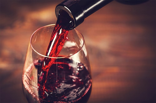 An AI developed in the United States is able to generate wine reviews.
Image: Ievgenii Meyer / Shutterstock