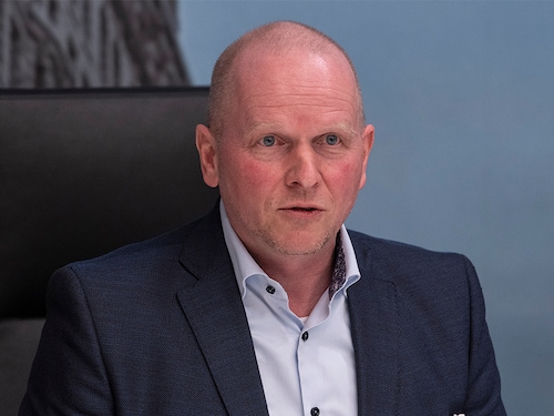 Jim Lyski, an executive vice president for CarMax, at the auto reseller’s location in Richmond, Va., May 15, 2022. CarMax says it has had encouraging early returns from using real-time recommendation and coaching AI software for call center agents. (Matt Eich/The New York Times)