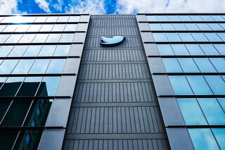 Twitter’s headquarters in San Francisco, April 24, 2022. Parag Agrawal, Twitter’s chief executive, is grappling with a takeover where nobody “would want to be in those shoes.â€ (Jim Wilson/The New York Times)