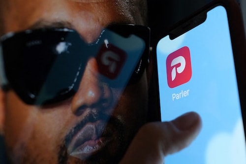 </span><span style="">Social network Parler announced on October 17 a deal for Kanye West to buy the platform popular with US conservatives, just over a week after the rapper"s Twitter and Instagram accounts were restricted over anti-Semitic posts.<br></span><span style="">Image: Chris DELMAS / AFP