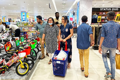20 percent of consumers plan to shop more this festive season, compared to 2021. Image: Creative Touch Imaging Ltd./NurPhoto via Getty Images 20 percent of consumers plan to shop more this festive season, compared to 2021. Image: Creative Touch Imaging Ltd./NurPhoto via Getty Images