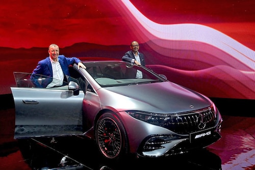Martin Schwenk (L), MD and CEO Mercedes-Benz India Pvt. Ltd., and vice president-sales and marketing Mercedes-Benz India pose for pictures during the launch event of the Mercedes AMG EQS 53 4MATIC+ sedan electric vehicle in Mumbai on August 24, 2022. Image: INDRANIL MUKHERJEE / AFP Martin Schwenk (L), MD and CEO Mercedes-Benz India Pvt. Ltd., and vice president-sales and marketing Mercedes-Benz India pose for pictures during the launch event of the Mercedes AMG EQS 53 4MATIC+ sedan electric vehicle in Mumbai on August 24, 2022. Image: INDRANIL MUKHERJEE / AFP
