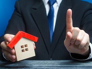 Starbucks baristas in training at a location in Cheektowaga, N.Y., Oct. 13, 2021. The coffee giant intends to increase automation at its stores and open thousands of additional locations in China over the next three years. (Libby March/The New York Times)
