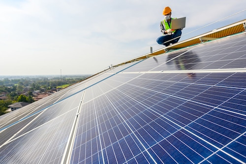 An emerging trend is ‘open access’ power wherein the developers set up the installations, connect them to the grid, and strike power purchase agreements with large enterprise customers
Image: Shutterstock An emerging trend is ‘open access’ power wherein the developers set up the installations, connect them to the grid, and strike power purchase agreements with large enterprise customers
Image: Shutterstock