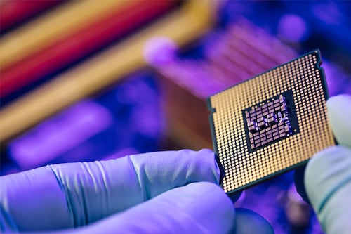U.S. government ordered Nvidia – an American semiconductor chip manufacturer – to stop exporting cutting edge chips used in artificial intelligence to China
Image: Shutterstock U.S. government ordered Nvidia – an American semiconductor chip manufacturer – to stop exporting cutting edge chips used in artificial intelligence to China
Image: Shutterstock