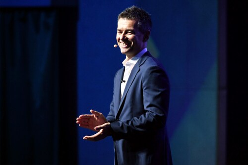 Robert Kyncl, the longtime chief business officer of YouTube, as its next chief executive, effective Jan. 1
Image: Noam Galai/Getty Images Robert Kyncl, the longtime chief business officer of YouTube, as its next chief executive, effective Jan. 1
Image: Noam Galai/Getty Images